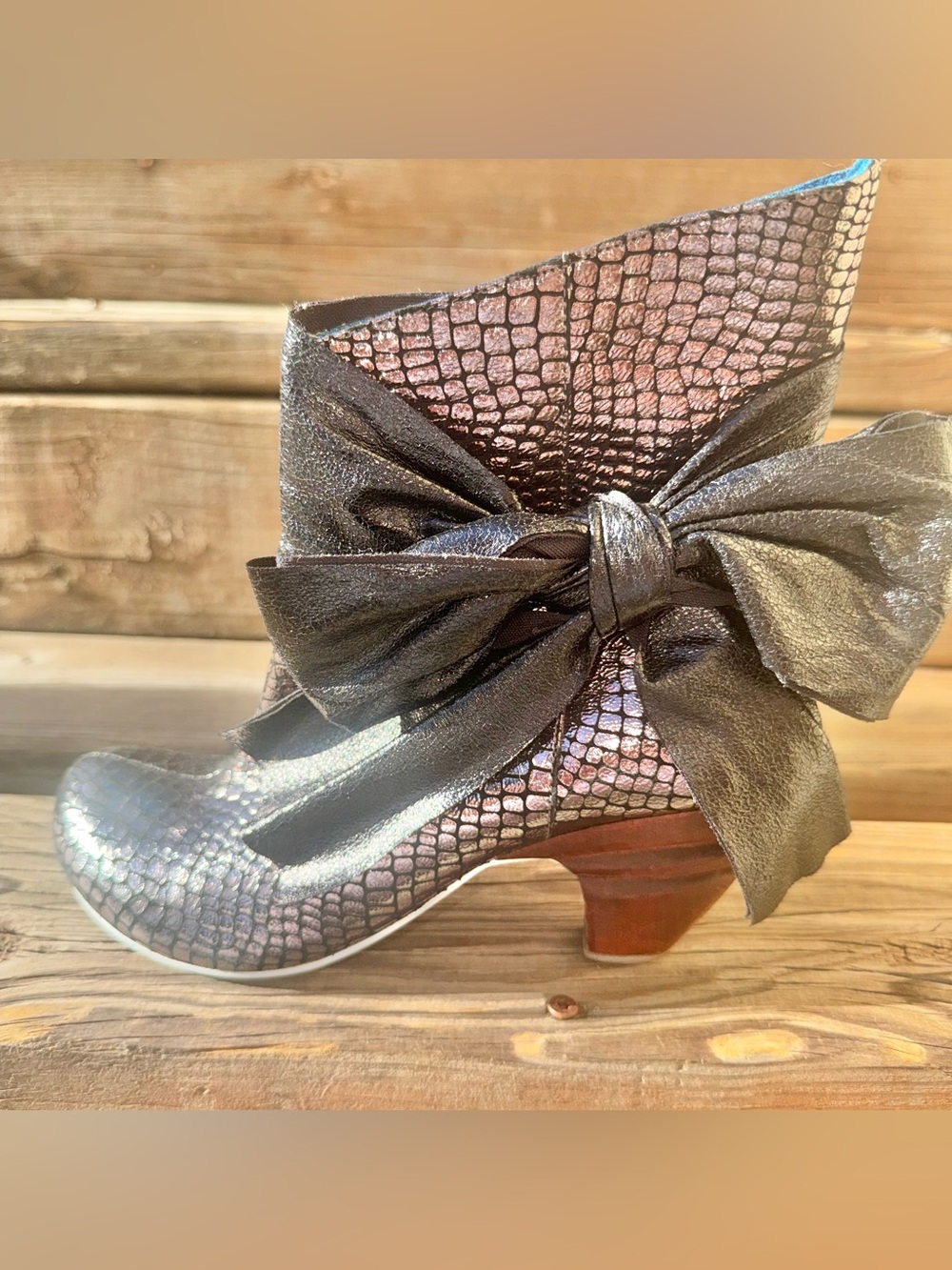 Irregular Choice EU 39 US 8 Metallic Snake Bow Ankle Boots Rainbow Zip RARE